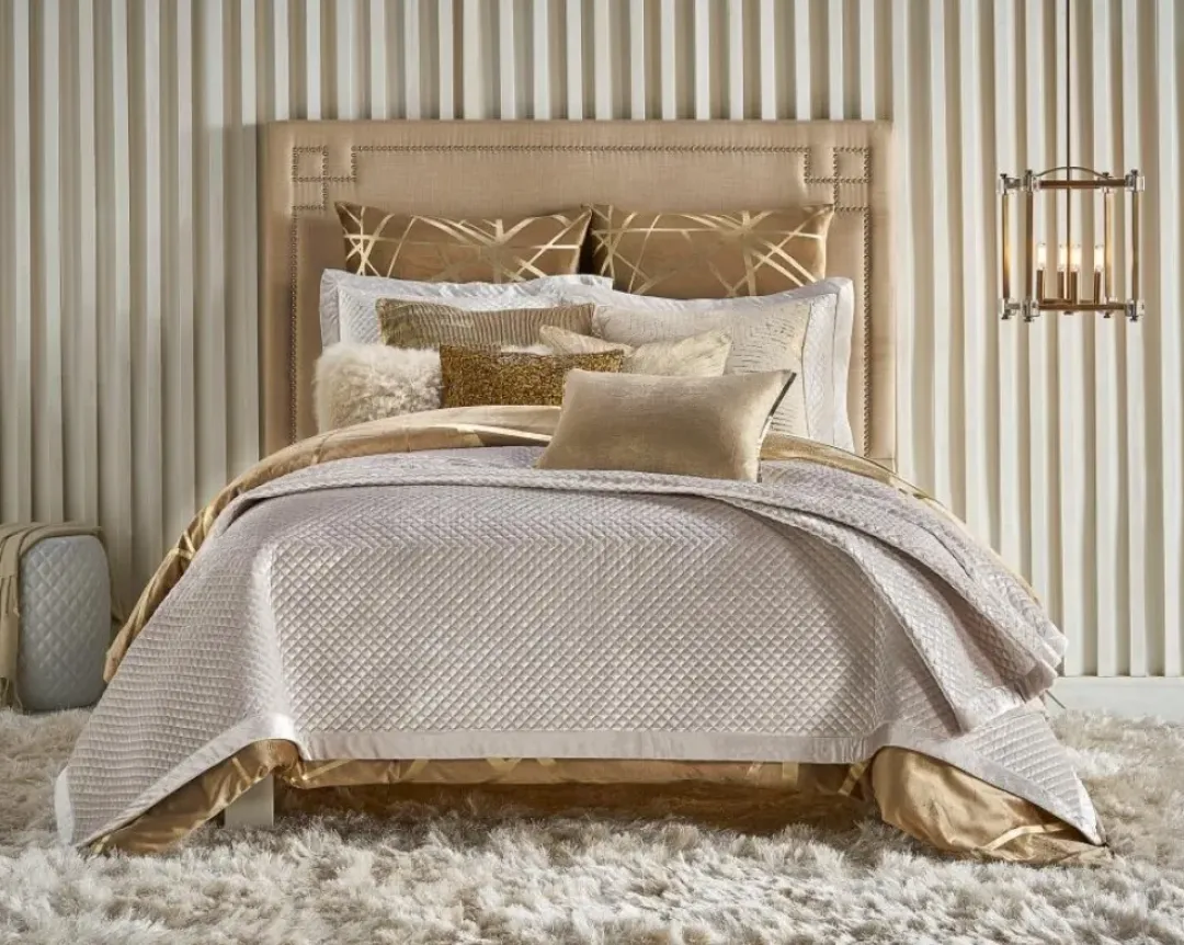 Inspire Me! Cloud9d BEDDING Amani Light Beige Quilt Set (2 Sizes) Best