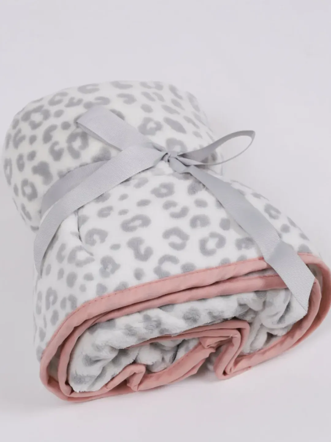 Inspire Me! Home Decor BATHROOM Grey Leopard Print Towel Wrap Clearance