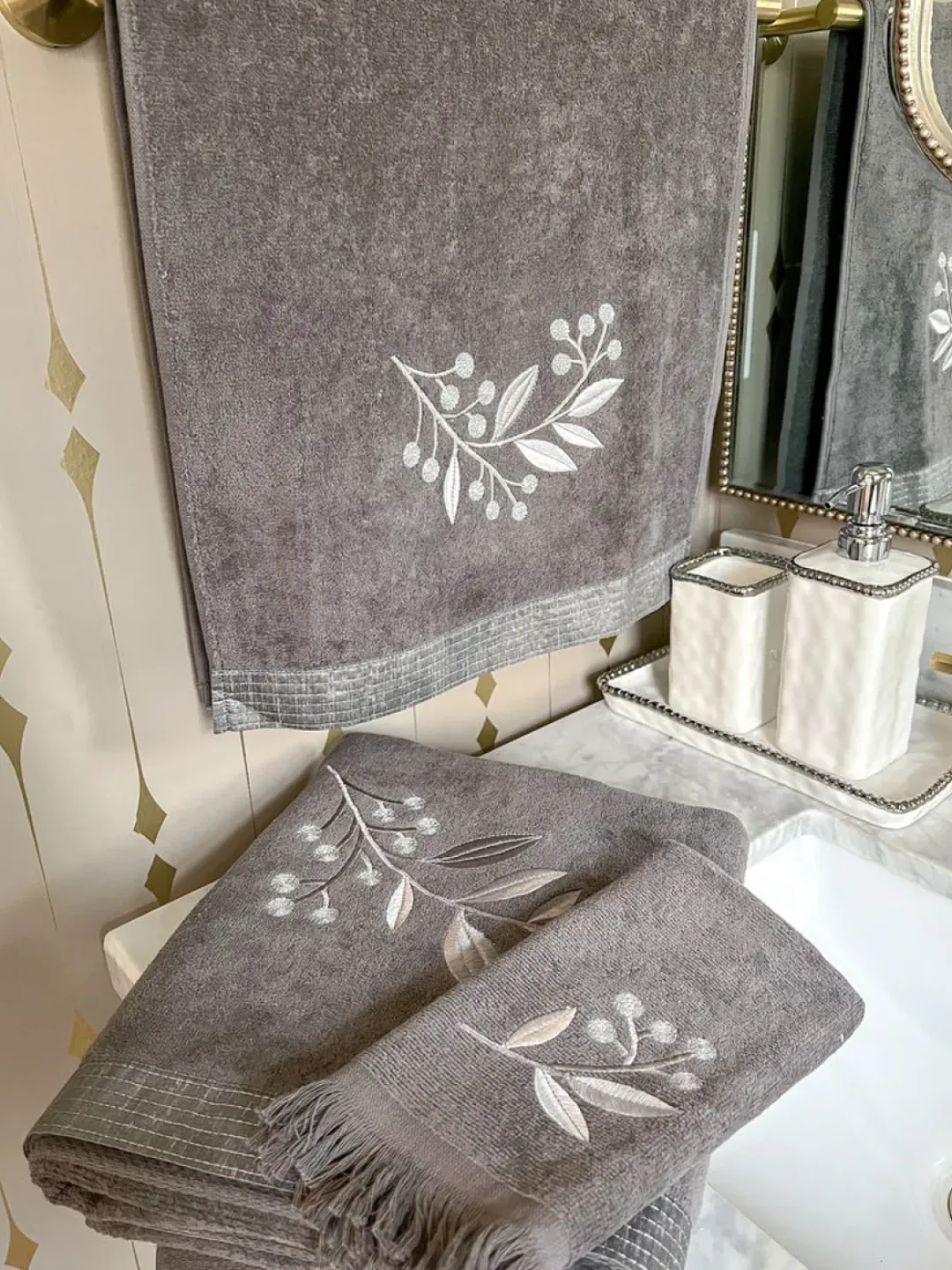 Inspire Me! Home Decor BATHROOM Granite Towel With Leaf & Vine Pattern (3 Sizes) Sale