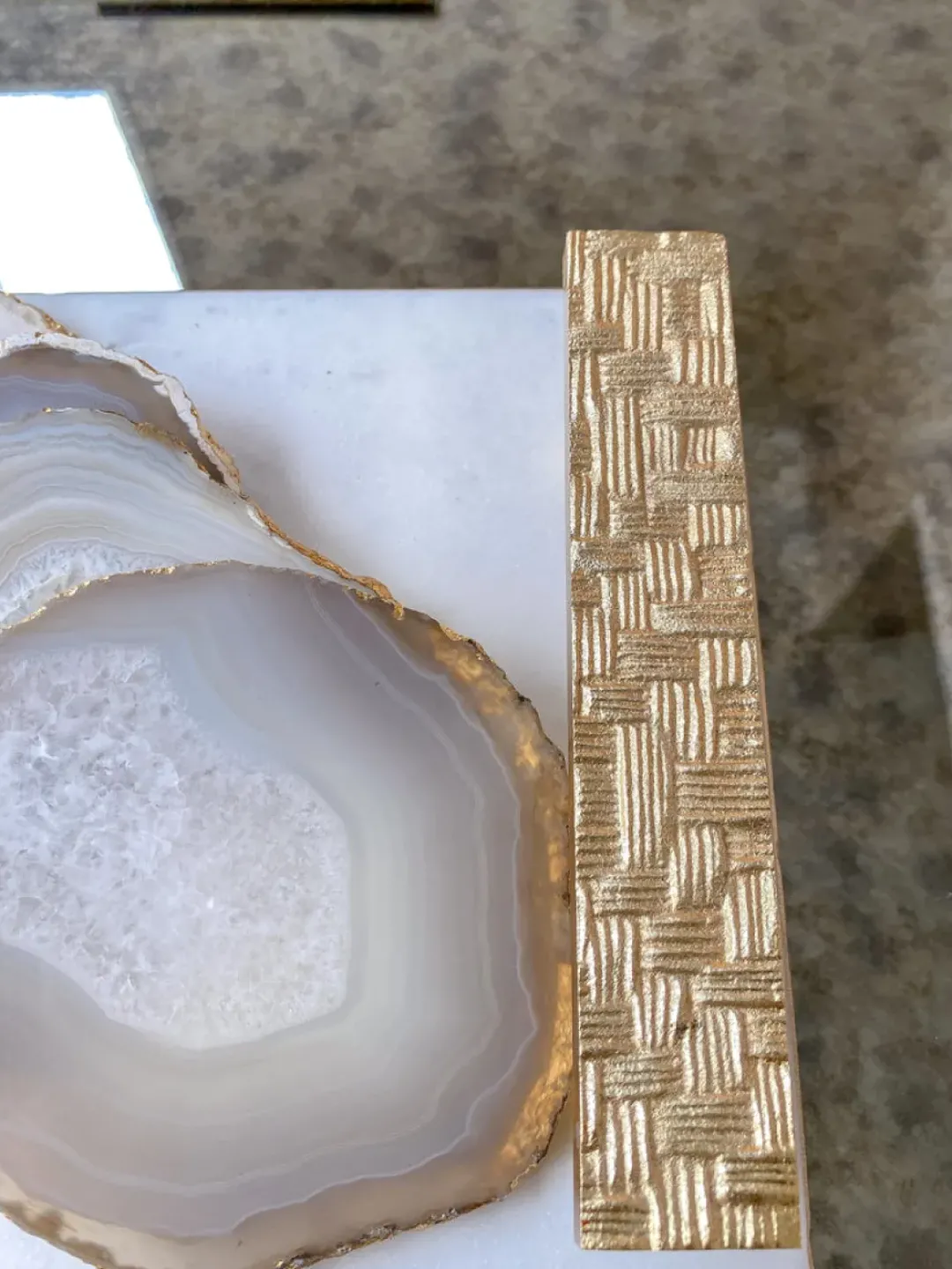 Inspire Me! Home Decor Beige Stone Agate Coasters W/ Gold Edge ( Set Of 4) Fashion