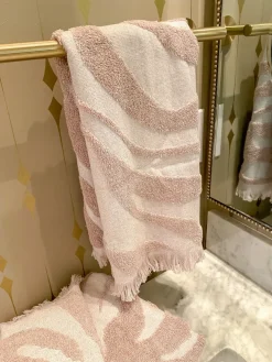 Inspire Me! Home Decor Blush Pink Heathered Stripe Towel (3 Sizes) Discount