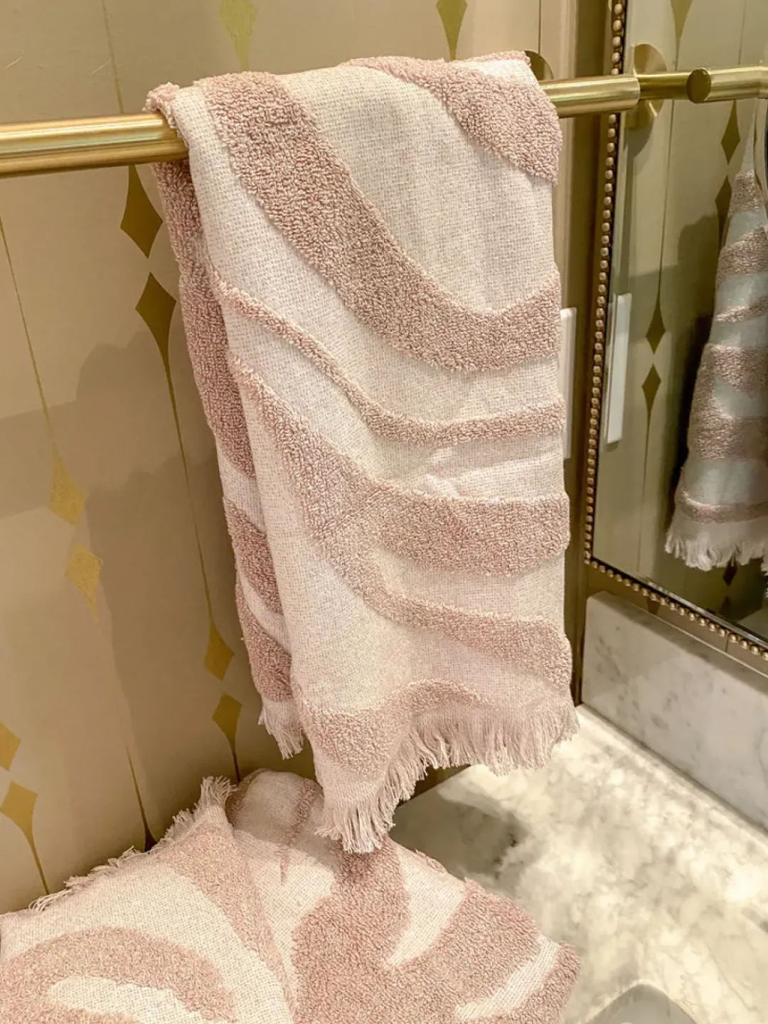 Inspire Me! Home Decor Blush Pink Heathered Stripe Towel (3 Sizes) Discount