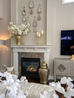Inspire Me! Home Decor Geometric Gold And White Vase Online