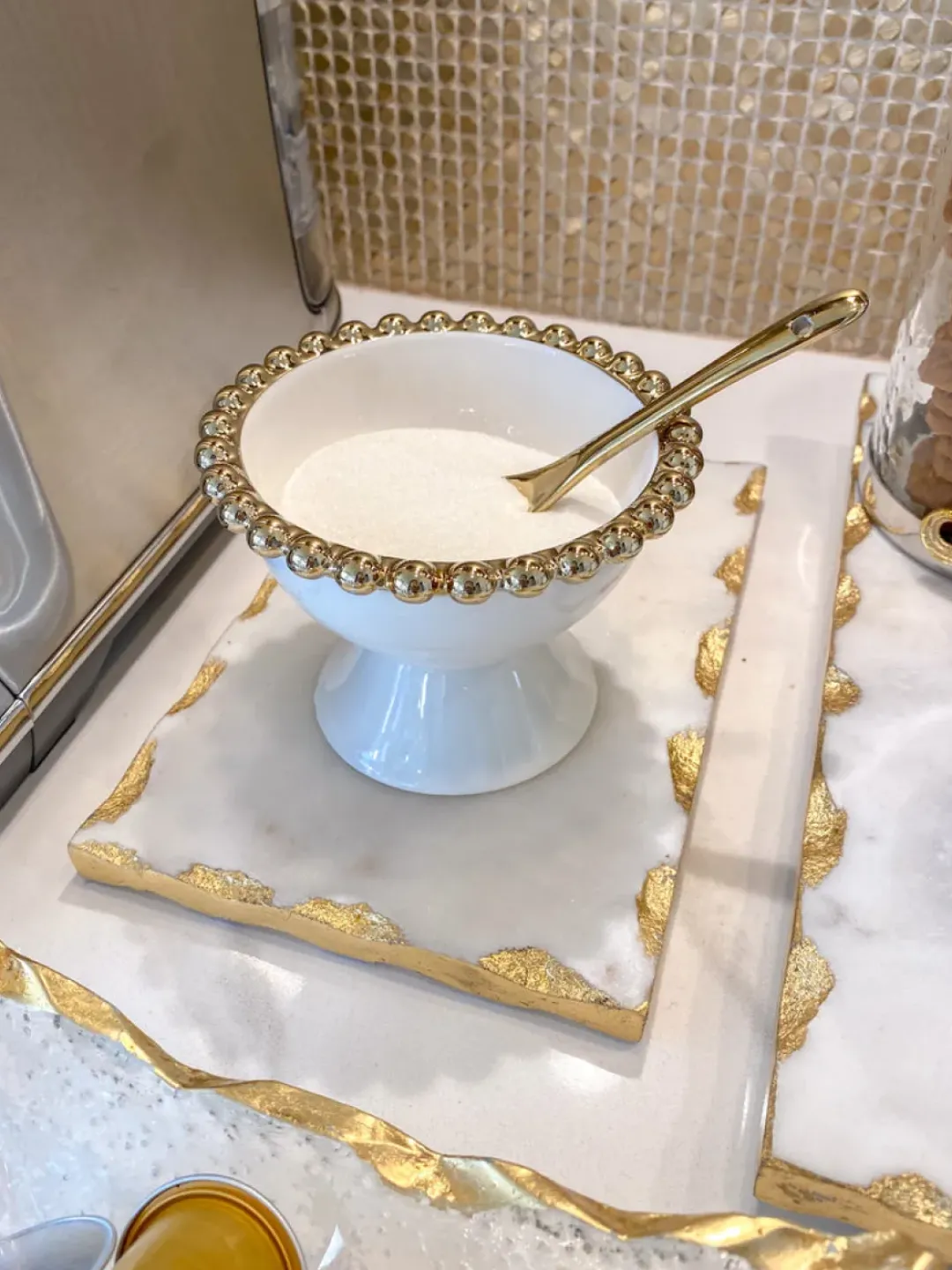 Inspire Me! Home Decor Gold And White 4 Piece Place Setting Fashion