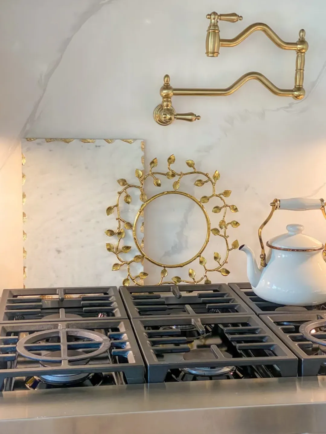 Inspire Me! Home Decor Gold Metal Decorative Wreath Clearance