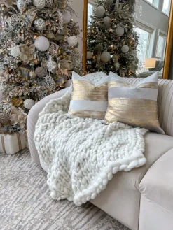Inspire Me! Home Decor Ivory Chunky Knitted Throw Blanket Hot