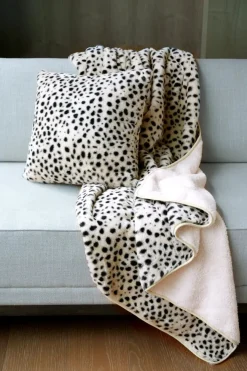 Inspire Me! Home Decor Leopard Faux Fur Cozy Throw New