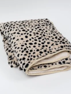 Inspire Me! Home Decor Leopard Faux Fur Cozy Throw New