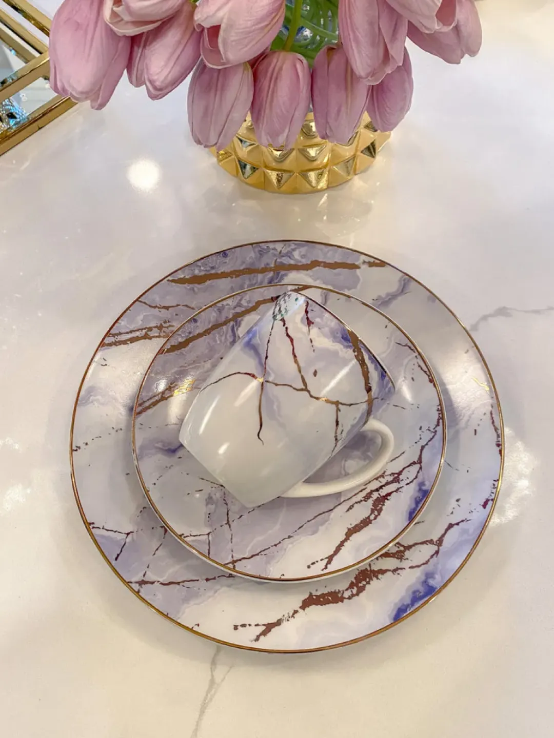 Inspire Me! Home Decor Marble Cake Platter With Metallic Handled Glass Dome (2 Colored Handles) Hot