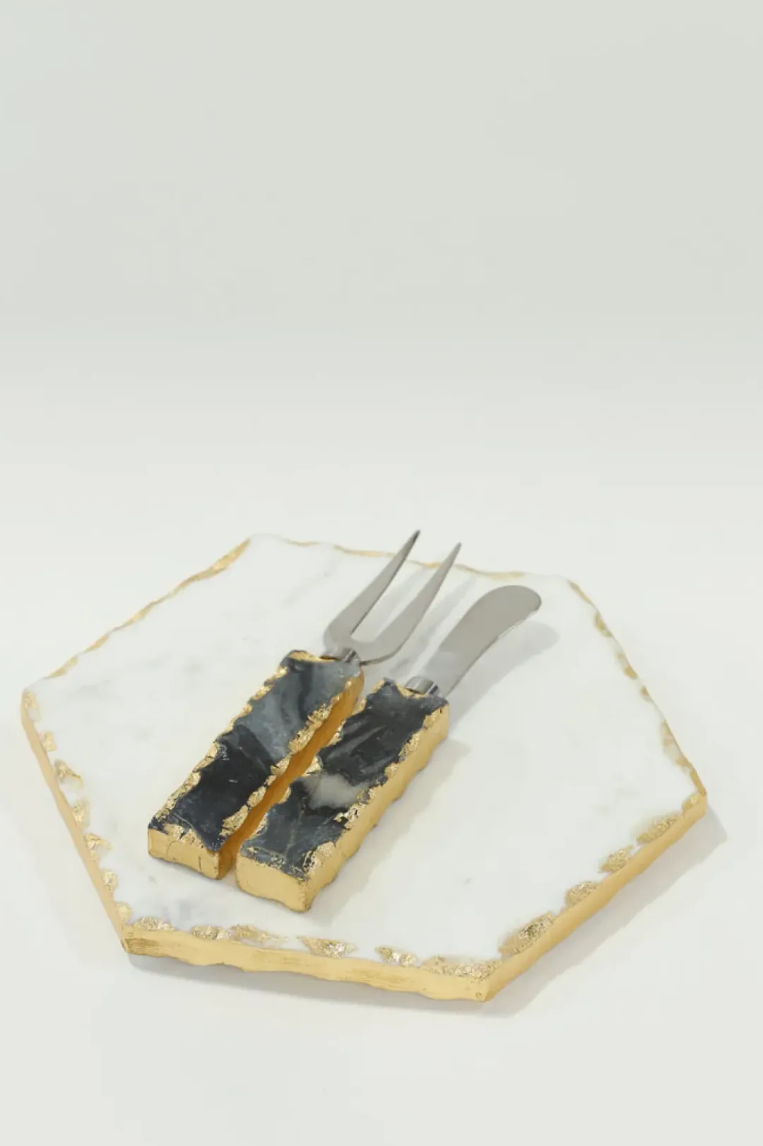 Inspire Me! Home Decor Marble Cake Stand With Ripple Edge (2 Colors) Gold Outlet