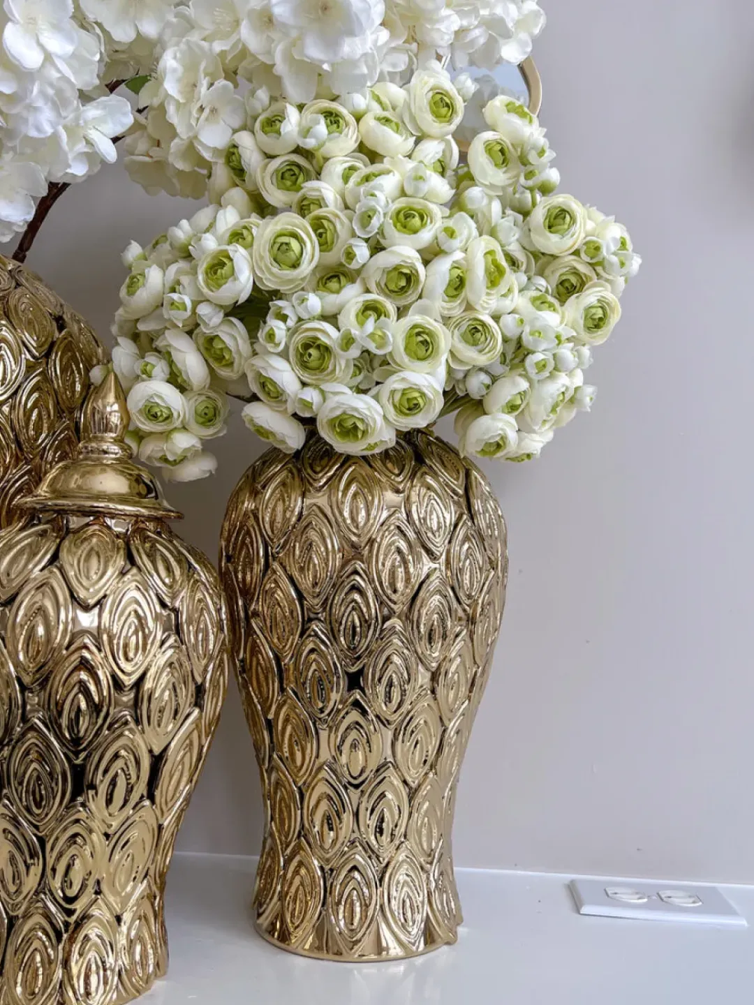 Inspire Me! Home Decor Marble Tray With Gold Edges And Metallic Marble Pattern (2 Sizes) Fashion