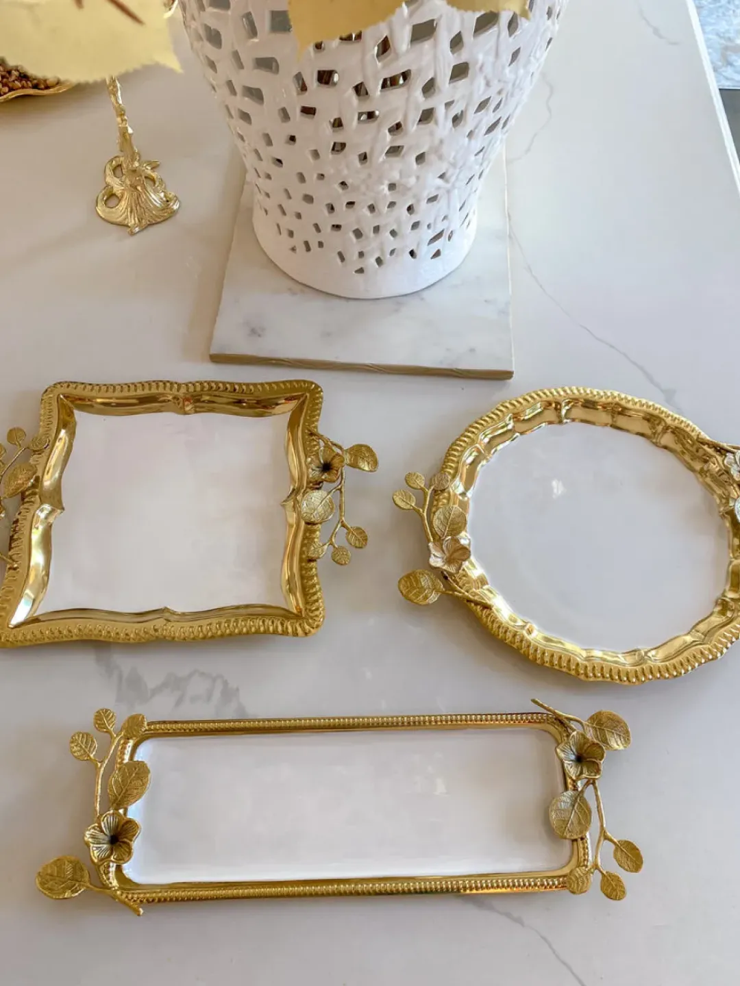 Inspire Me! Home Decor Rectangle Gold Floral Tray With White Enamel Interior Fashion