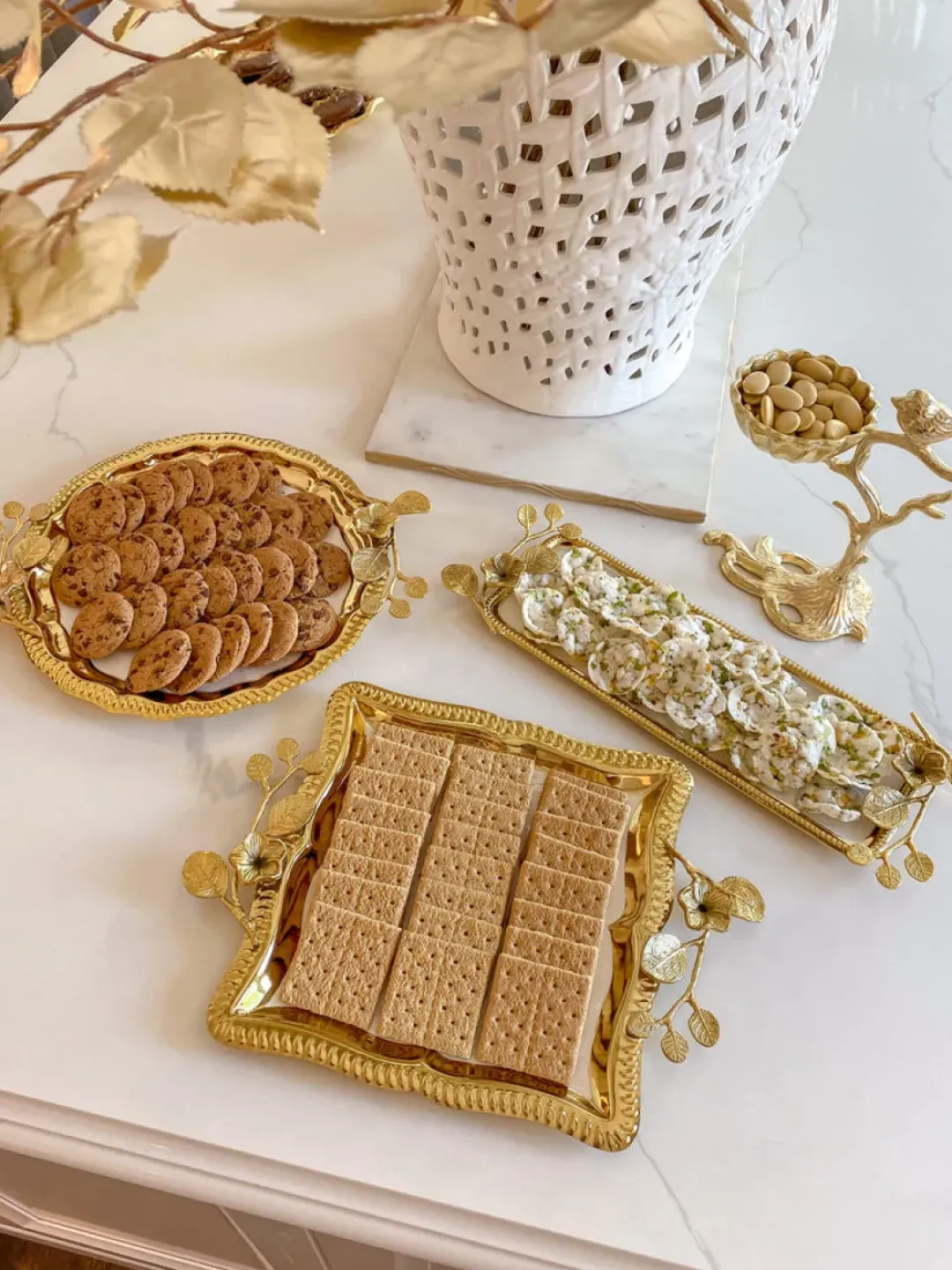 Inspire Me! Home Decor Rectangle Gold Floral Tray With White Enamel Interior Fashion