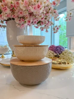 Inspire Me! Home Decor Round Textured Ceramic Gold Vase With White Flower Design (2 Sizes) Best