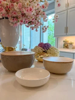 Inspire Me! Home Decor Round Textured Ceramic Gold Vase With White Flower Design (2 Sizes) Best