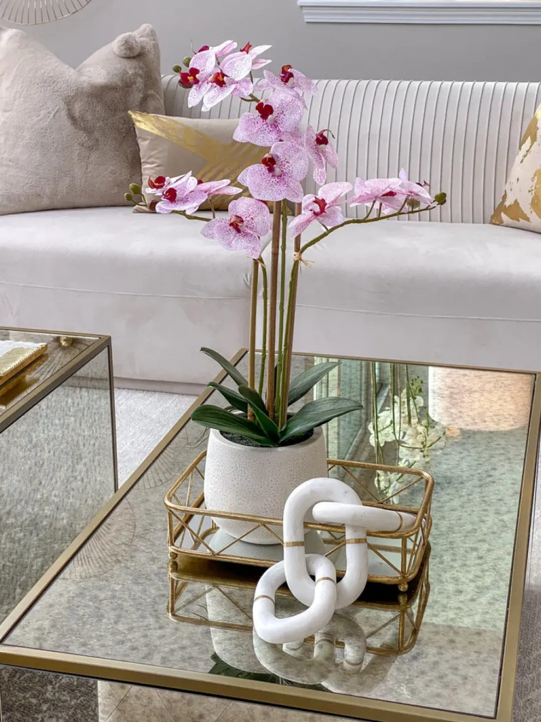 Inspire Me! Home Decor Set Of 2 Gold Mirrored Trays Fashion