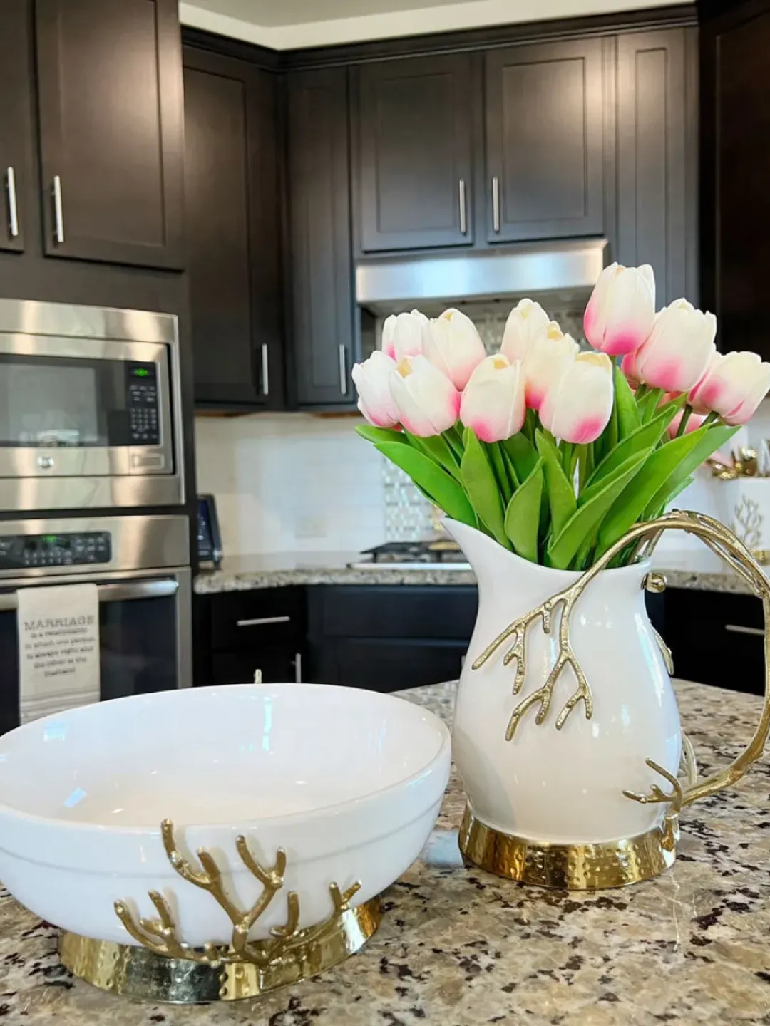 Inspire Me! Home Decor Textured Design Bowl With White Marble Base (2 Colors) “From Pops Of Color Home Collection” Fashion