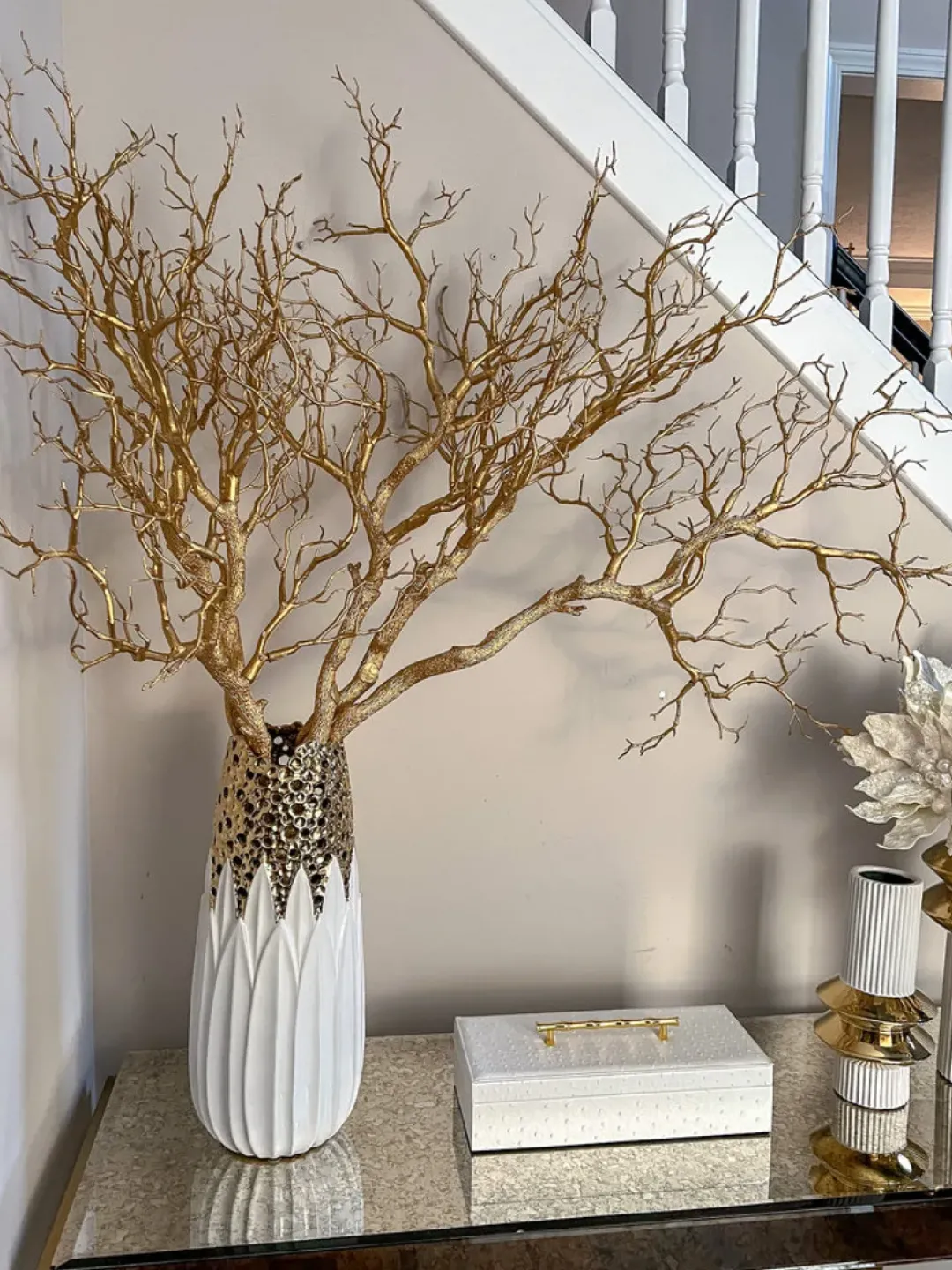 Inspire Me! Home Decor White And Gold Pattern Vase Hot
