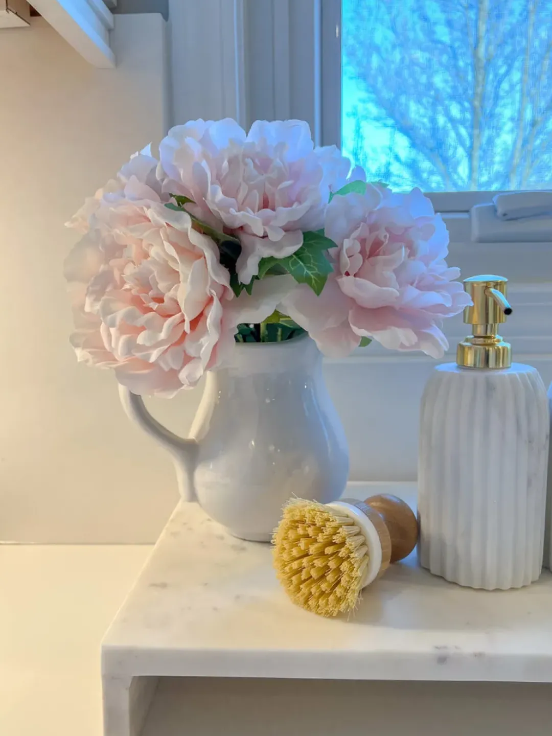 Inspire Me! Home Decor White Ceramic Jar With Gold Floral Design (3 Sizes) Outlet