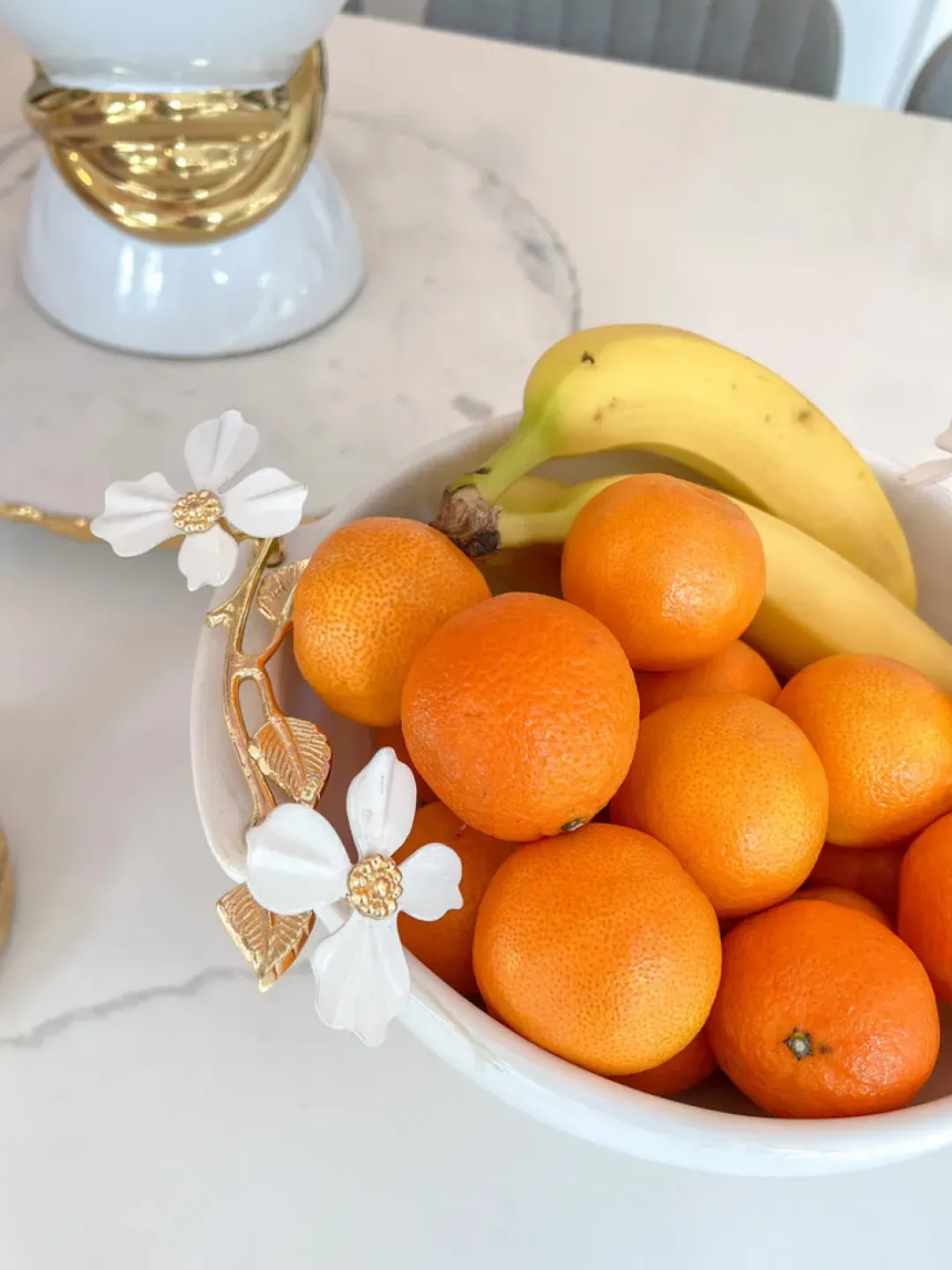 Inspire Me! Home Decor White Enameled Cake Stand With Metallic Edge (2 Colors) KITCHEN Hot
